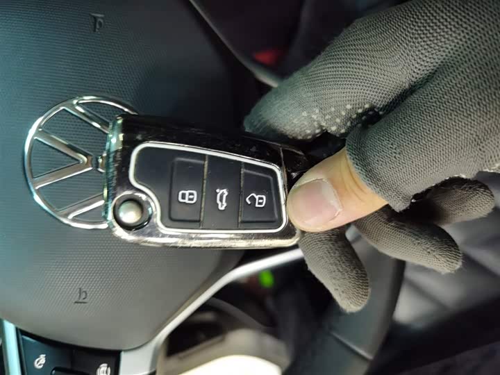 Фото 9 - Volkswagen Sagitar L