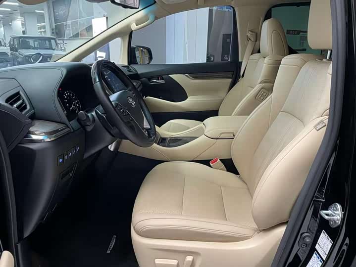 Фото 5 - Toyota Vellfire