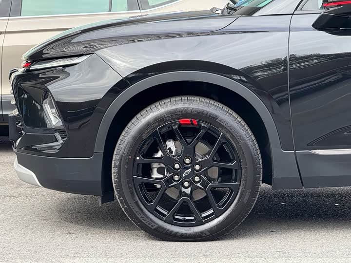 Фото 4 - Chevrolet Blazer