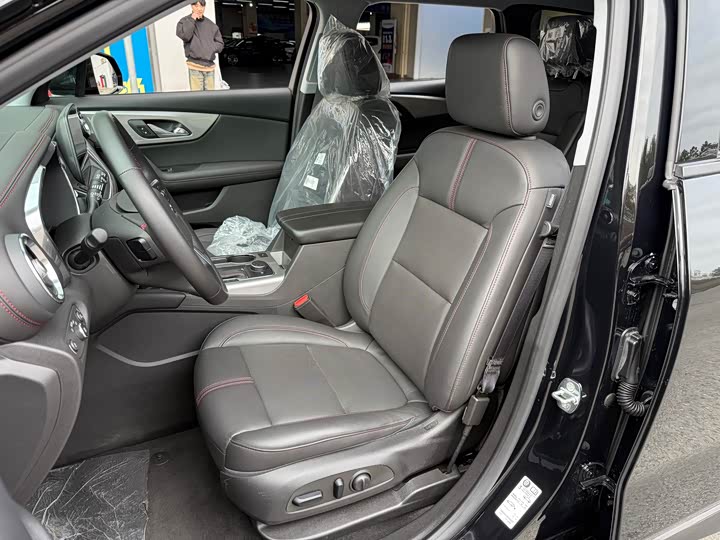 Фото 6 - Chevrolet Blazer