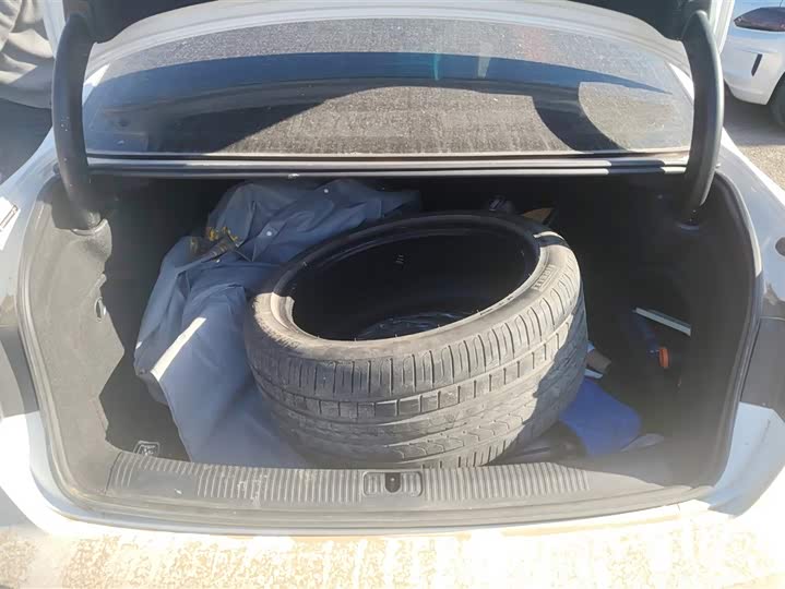 Фото 4 - Audi A4L