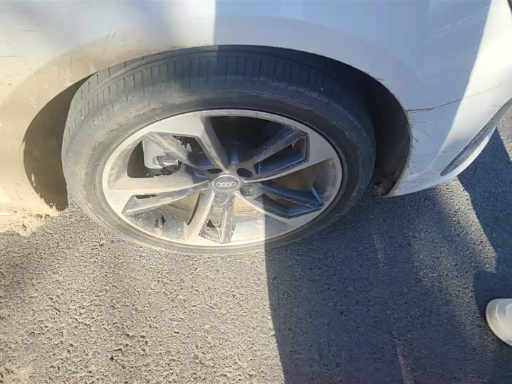 Фото 6 - Audi A4L