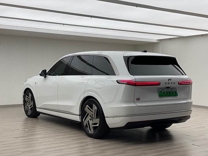 Фото 5 - Nio Onvo L90