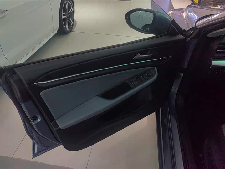 Фото 7 - Volkswagen Lamando L