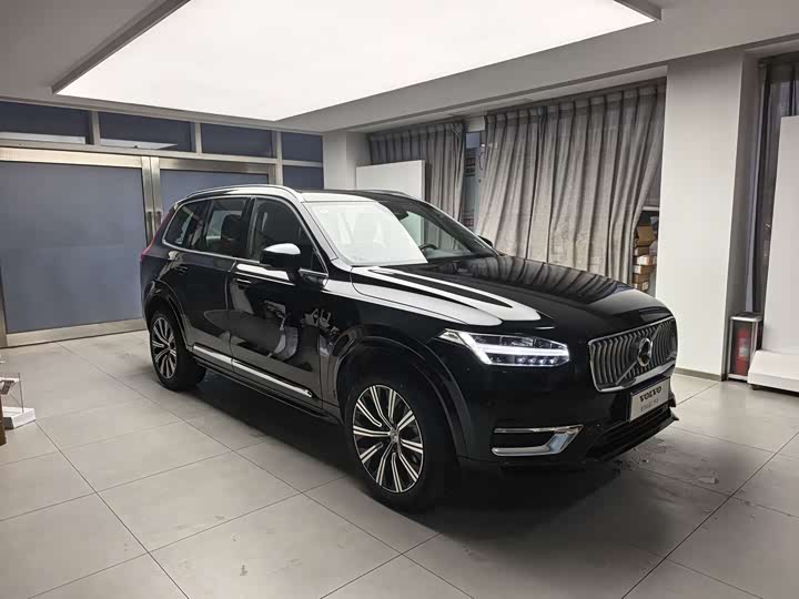 Фото 3 - Volvo XC90