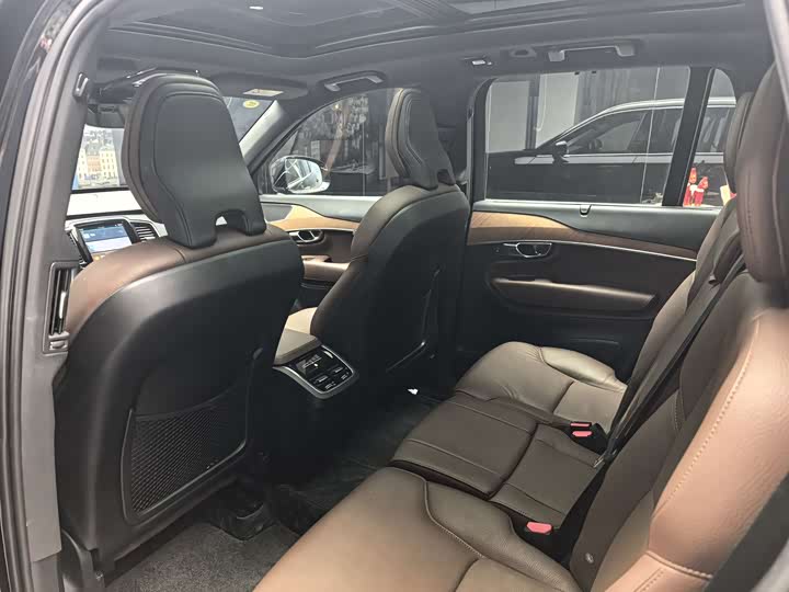 Фото 5 - Volvo XC90