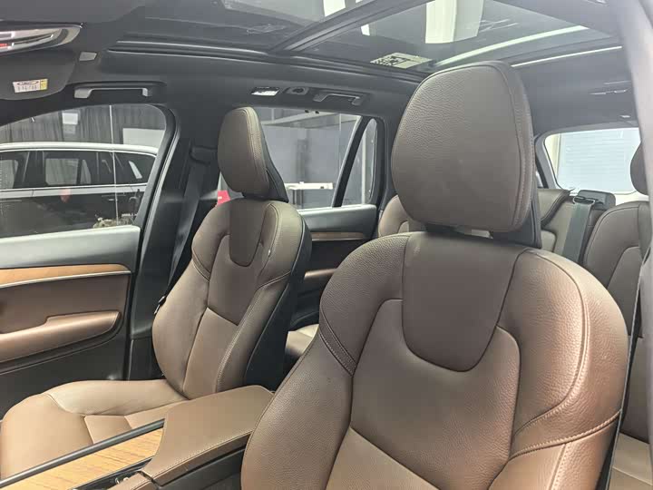 Фото 6 - Volvo XC90