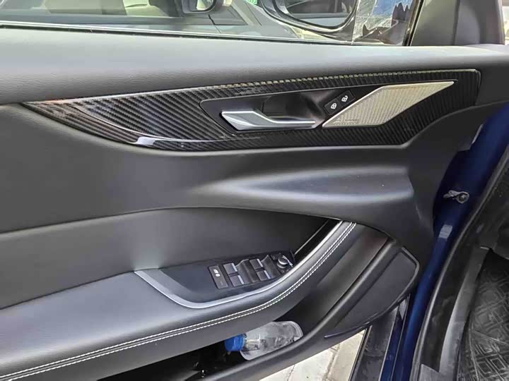 Фото 7 - Jaguar XE L