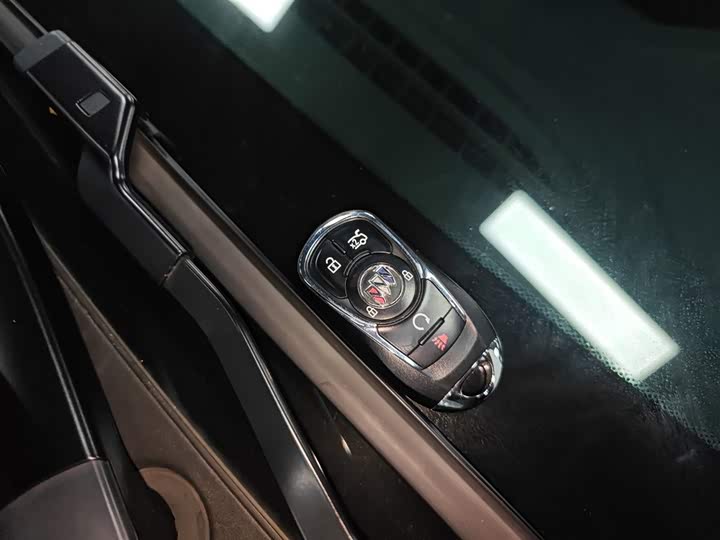 Фото 9 - Buick LaCrosse