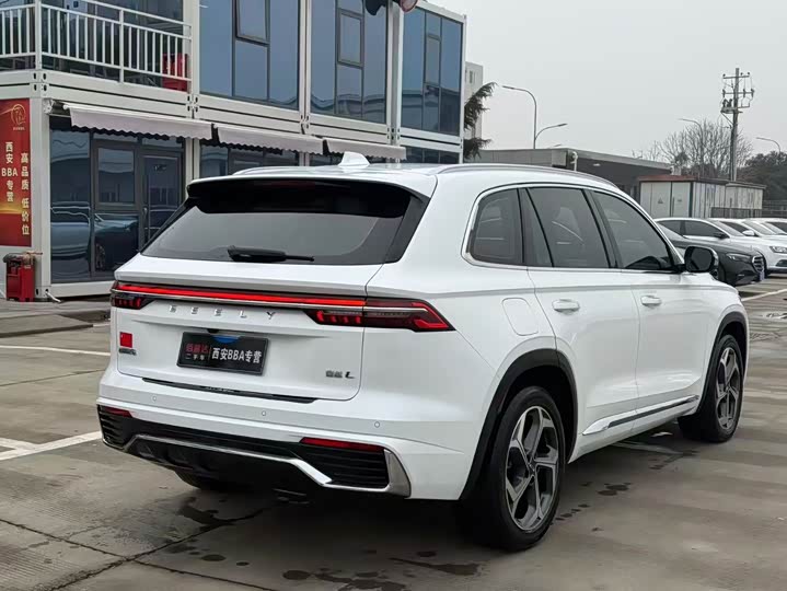 Фото 7 - Geely Monjaro