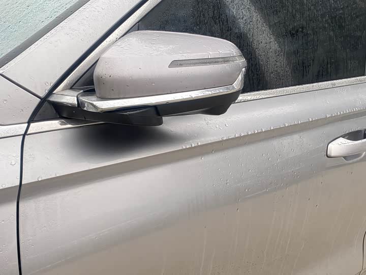 Фото 2 - Geely Monjaro