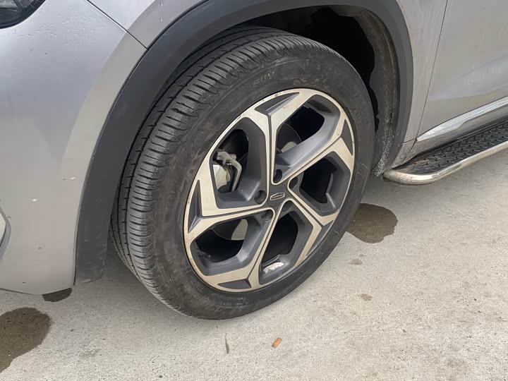 Фото 3 - Geely Monjaro