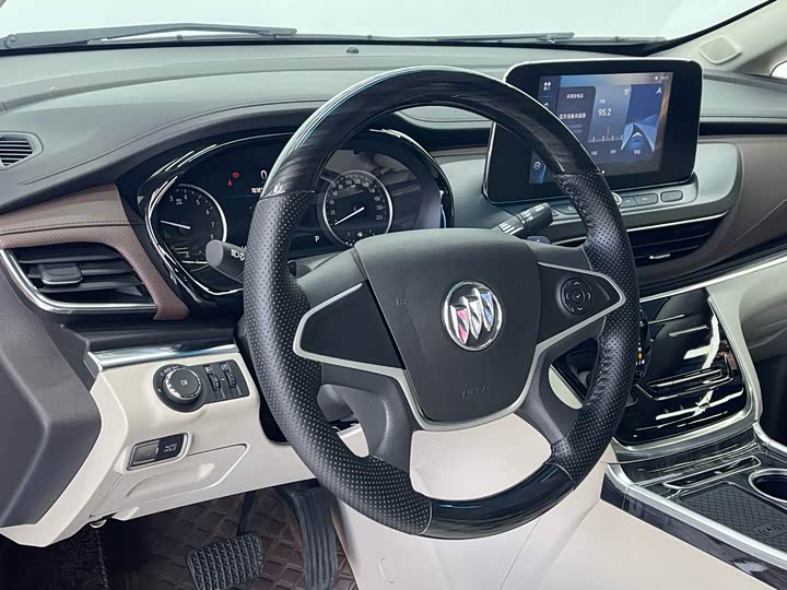 Фото 5 - Buick GL8 ES