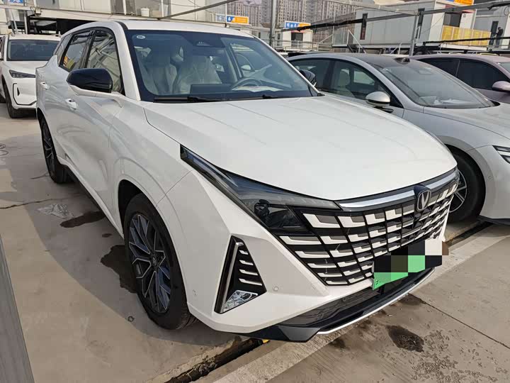 Фото 3 - Changan UNI-Z Hybrid