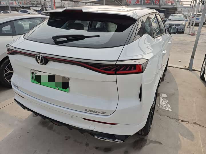Фото 6 - Changan UNI-Z Hybrid