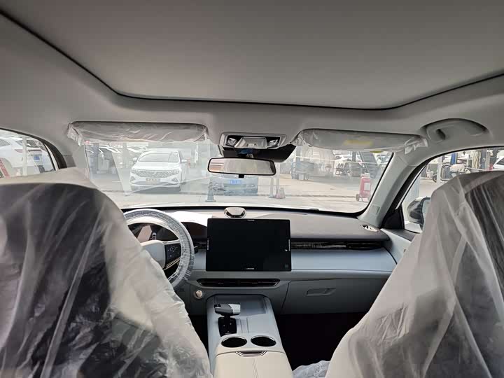 Фото 8 - Changan UNI-Z Hybrid