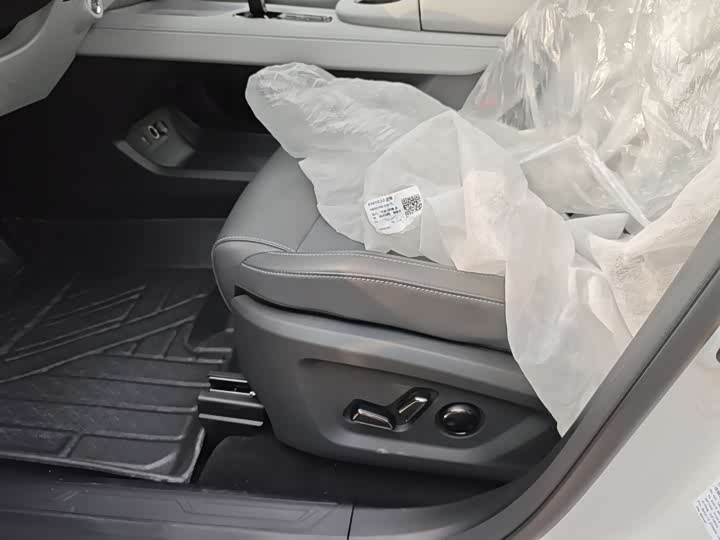 Фото 9 - Changan UNI-Z Hybrid