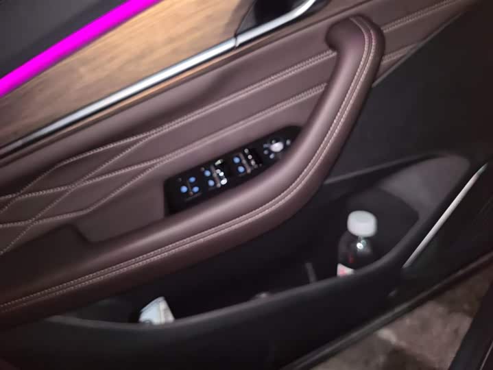 Фото 7 - Geely Monjaro