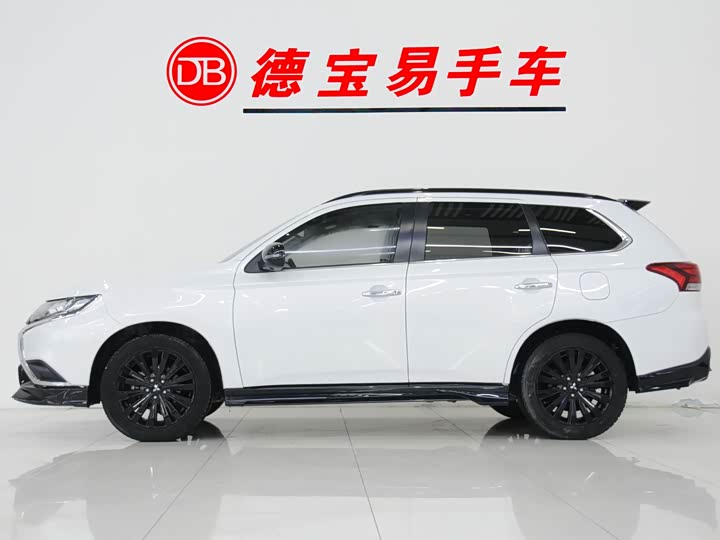 Фото 2 - Mitsubishi Outlander