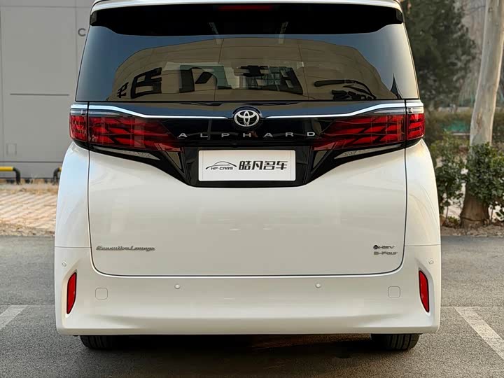 Фото 5 - Toyota Alphard