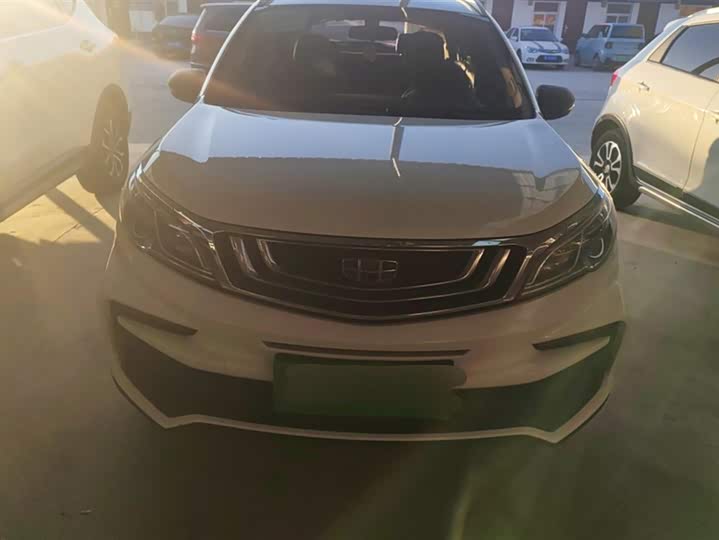 Фото 2 - Geely Vision X3