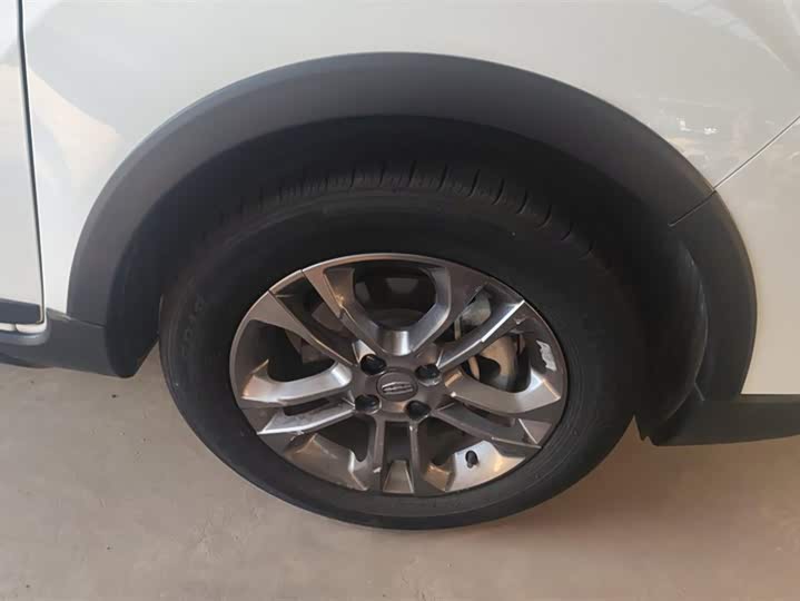 Фото 6 - Geely Vision X3