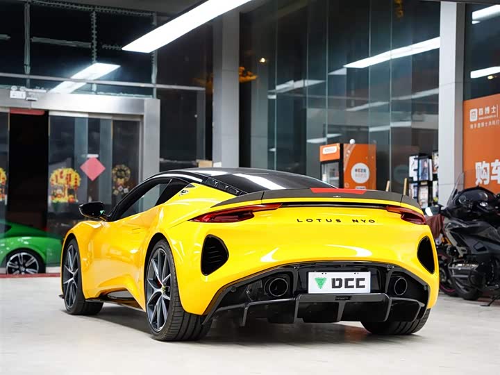 Фото 2 - Lotus Emira