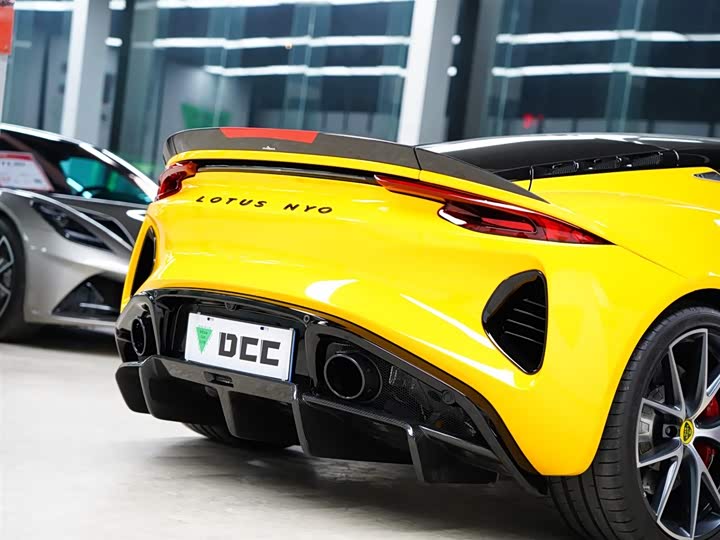 Фото 6 - Lotus Emira