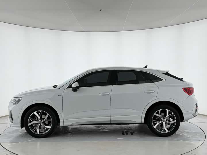 Фото 8 - Audi Q3 Sportback