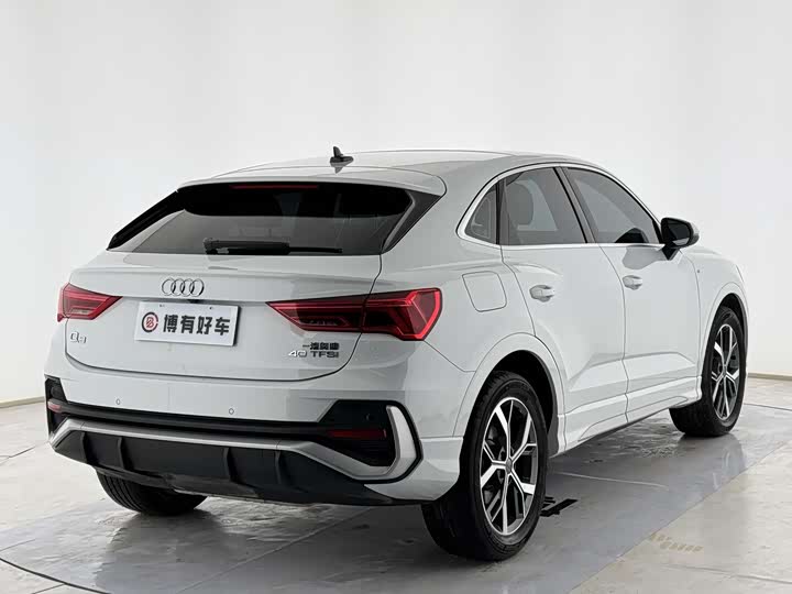 Фото 9 - Audi Q3 Sportback