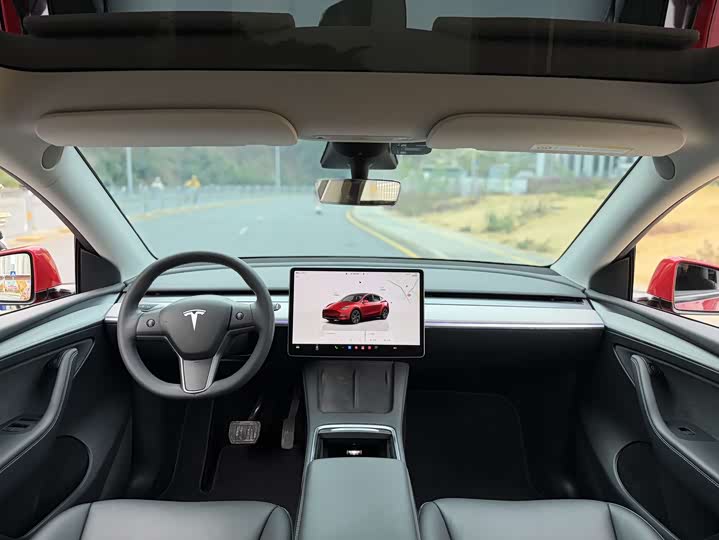 Фото 6 - Tesla Model Y