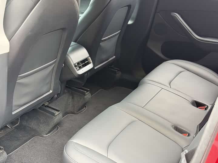 Фото 9 - Tesla Model Y