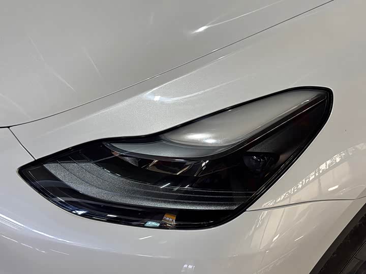 Фото 3 - Tesla Model Y