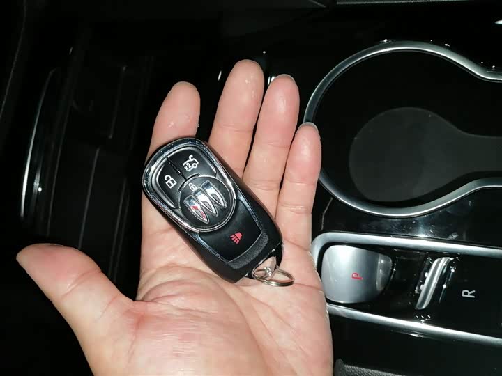 Фото 9 - Buick Regal