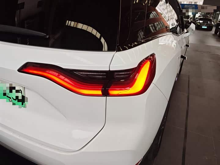 Фото 8 - Nio ES8