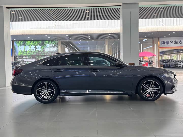 Фото 3 - Honda Accord