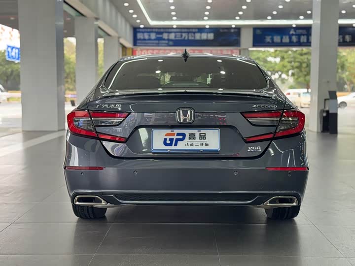 Фото 4 - Honda Accord