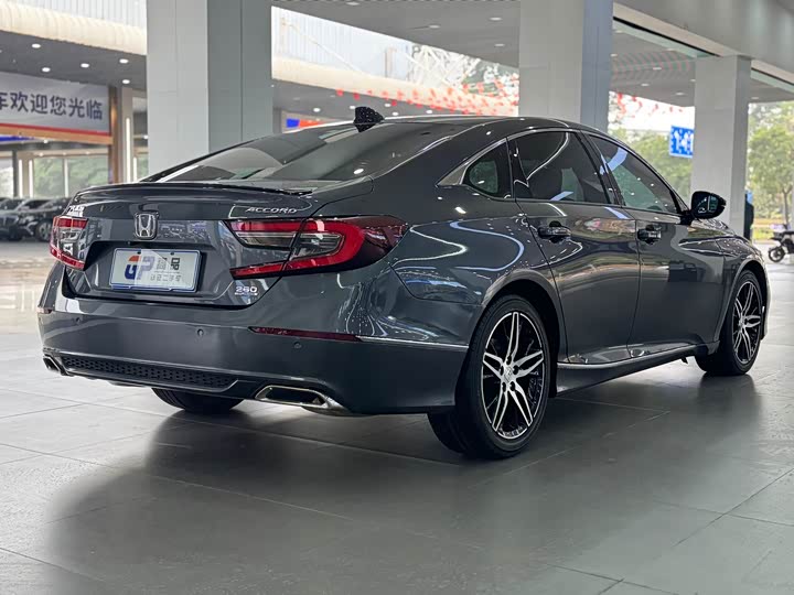 Фото 6 - Honda Accord