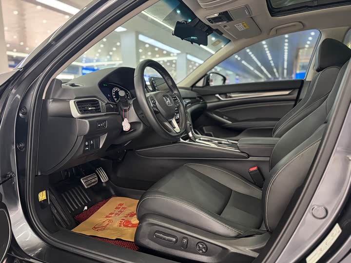 Фото 7 - Honda Accord