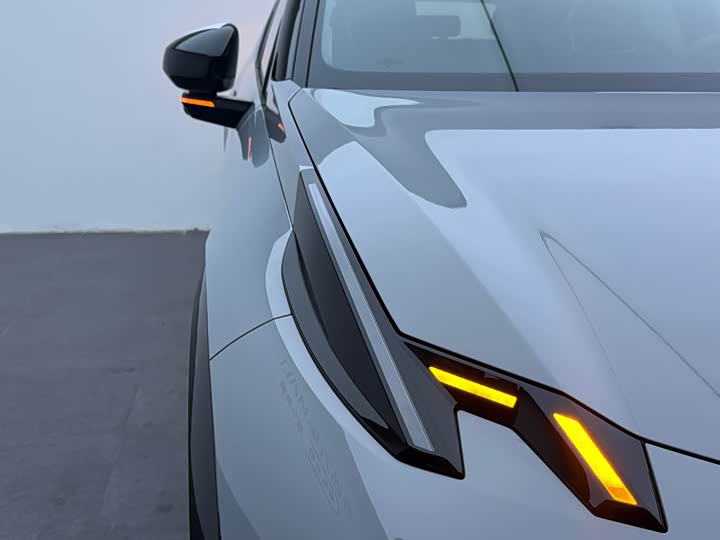 Фото 6 - Zeekr X