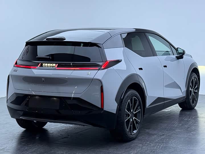 Фото 8 - Zeekr X