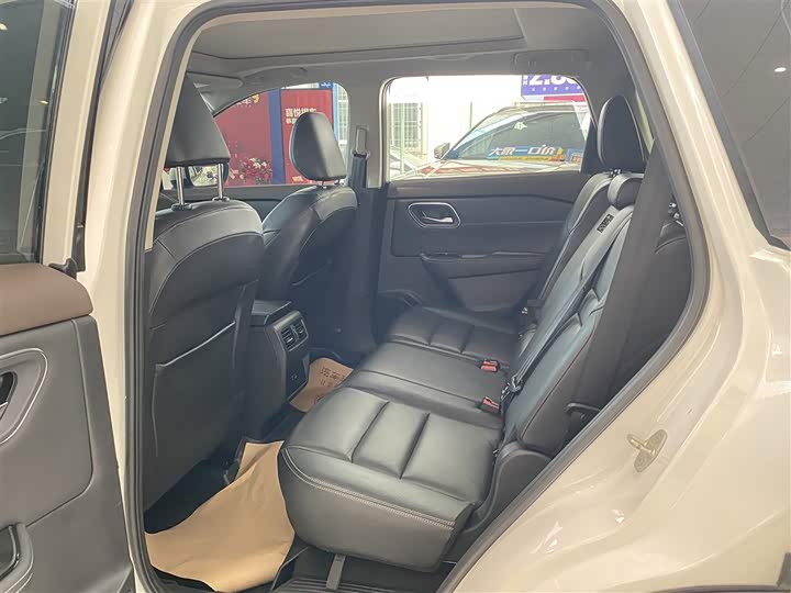 Фото 8 - Nissan X-Trail