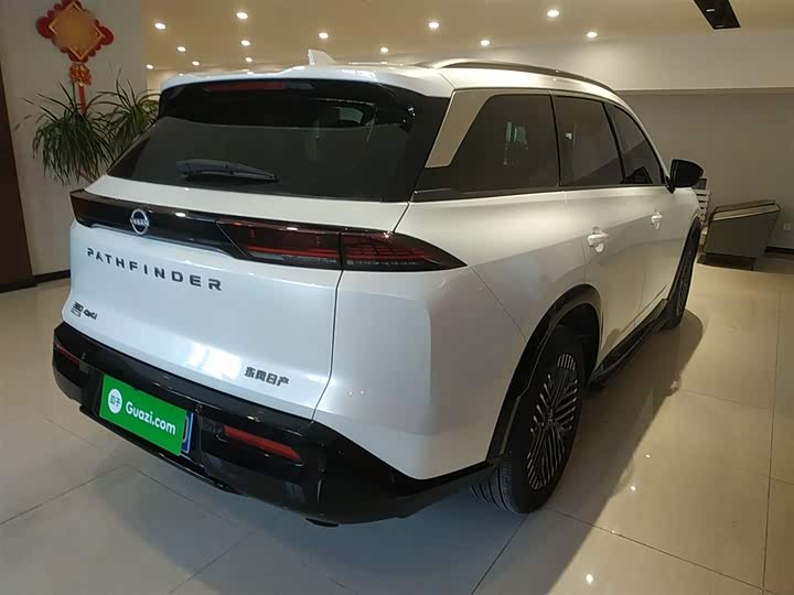 Фото 7 - Nissan Pathfinder