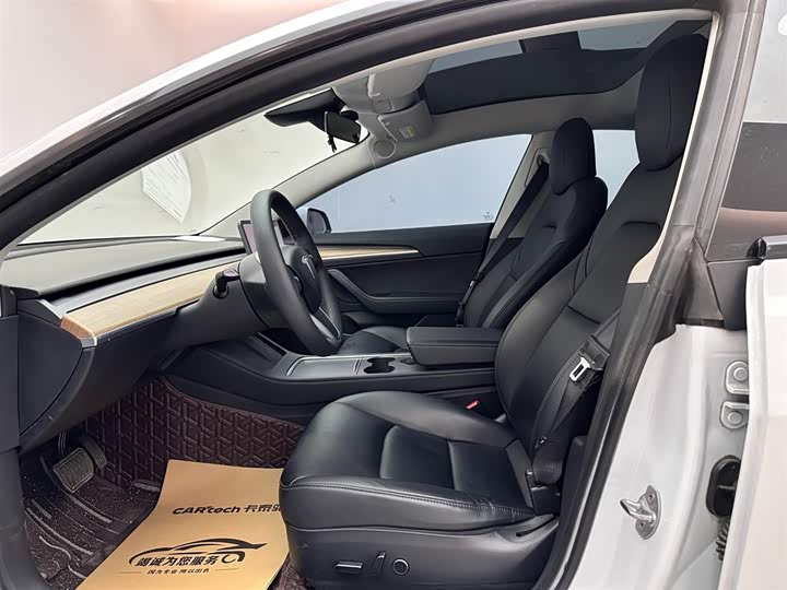 Фото 8 - Tesla Model 3