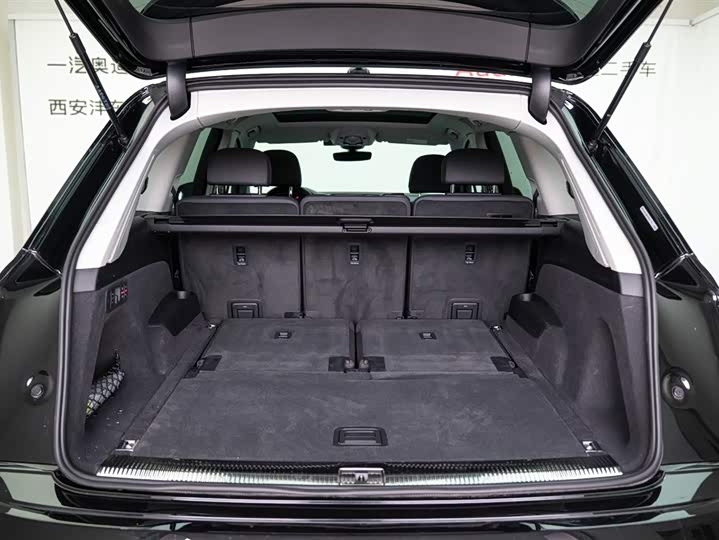 Фото 9 - Audi Q7