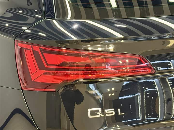 Фото 7 - Audi Q5L