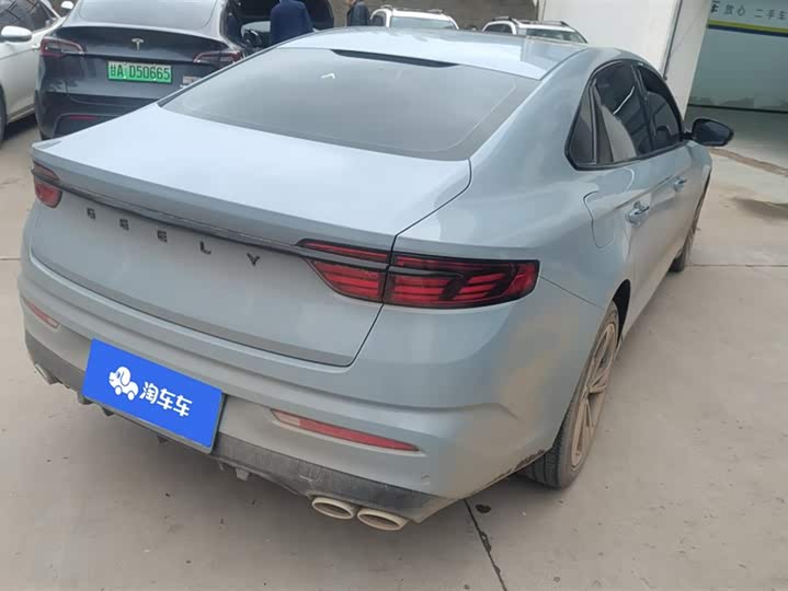 Фото 3 - Geely Preface