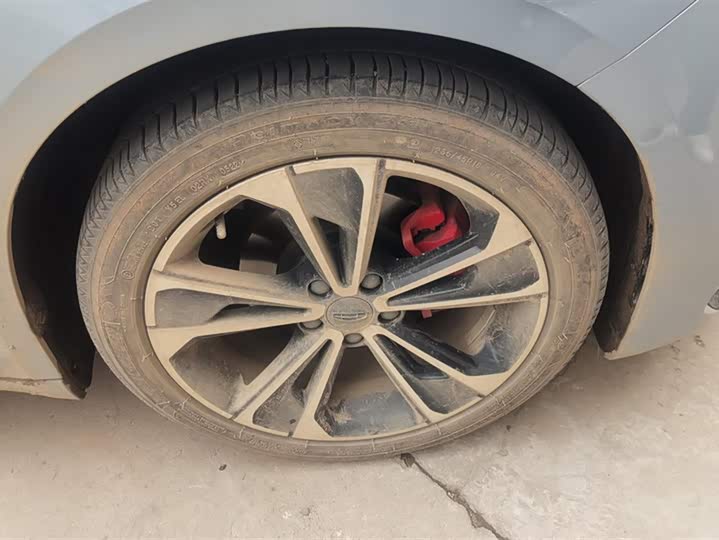 Фото 6 - Geely Preface