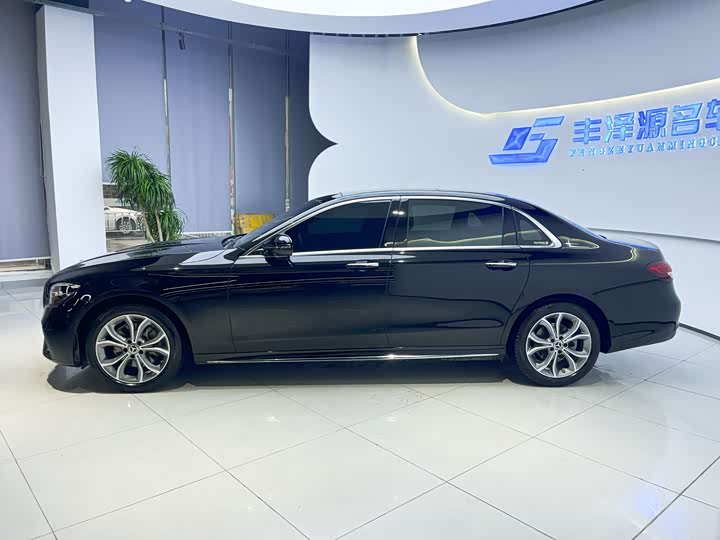 Photo 2 - Mercedes-Benz E-Class