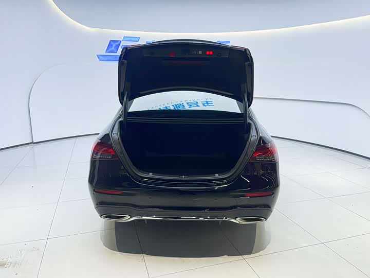 Photo 6 - Mercedes-Benz E-Class